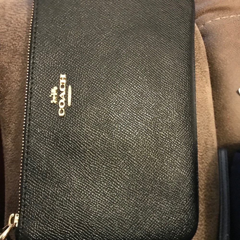 Coach wristlet large 8x5